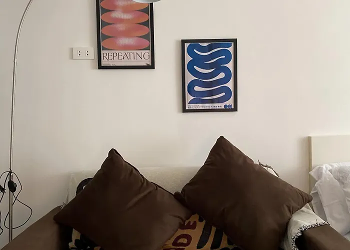 Aparthotel Cozy With Free Pool Access & Ps4 Located At Qc - Luxx Haven Manila