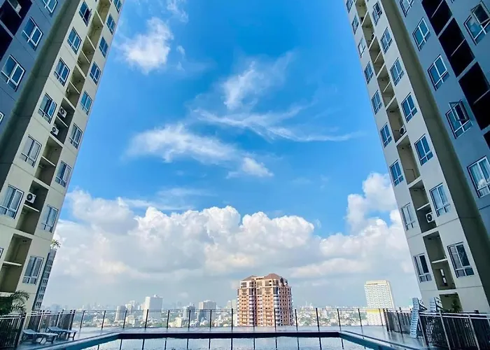 Cozy With Free Pool Access & Ps4 Located At Qc - Luxx Haven 4* Manila
